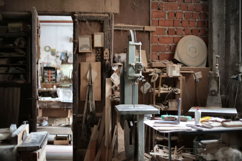 Tủ bếp gỗ sau khi lắp